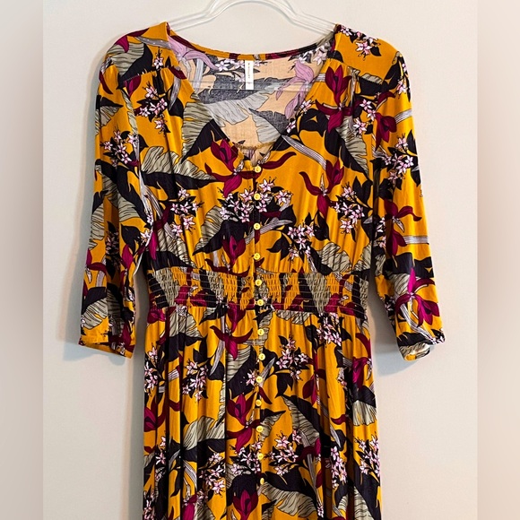 M • NOLLBY | Large | Goldenrod Full Floral Dress | 17” pit to pit - Picture 2 of 13